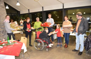 Päckchen zu Weihnachten Lions Club Hochheim-Flörsheim beschert das Antoniushaus