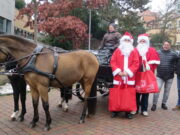 Nikoläuse auf der Breite Straße gesichtet Gonsenheimer Gewerbeverein verteilte Nikolausgeschenke