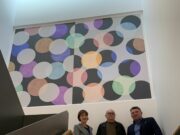 Wandbild fügt sich gut ein Neues Kunstwerk im Hechtsheimer Bürgerhaus vorgestellt