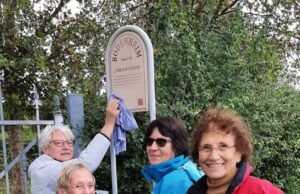 Touristische Tafeln im Ort aufgewertet Tourismus Verbindung mit dem Internet über QR-Code