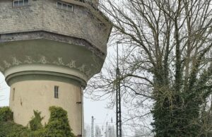 Großes Interesse für den Rundgang durch die Eisenbahnergemeinde
