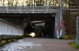 Die Unterführung Erzberger Straße soll sicherer werden Ortsbeirat unterstützt Antrag der Grünen und fordert Ortstermin