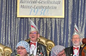 Sitzungspräsident geht in Altersteilzeit Bei Ulk Laubenheim löste Kai-Uwe Ludwig seinen Vorgänger Uwe Merz ab