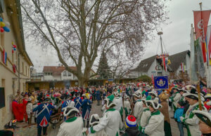 Närrischer Alarm in Mombach Die Fastnachtstruppen erobern die Ortsverwaltung.