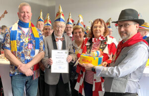 Rathaus im Narrenfieber: Ausgelassener Sturm und Bürgerpreis für Lebenswerk