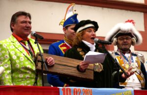 „Das Wort des Jahres kann nur sein – Fassenacht in Gonsenheim”. Fastnacht >>> Vergnügliche Erstürmung des Rathauses in Gonsenheim
