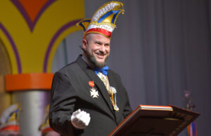 Von der Büttenrede bis zum Showtanz Närrische Glanzpunkte beim Heidesheimer Carneval-Verein