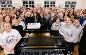 Großartige Spende aus Benefizkonzert von popCHORn überreicht