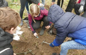 Vom Nikolausmarkt zur Naturinsel Vorbildlich >>>Neue Streuobstwiese vereint Natur und Gemeinschaft