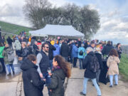 Weinblick-Event trotzt dem Aprilwetter Angestoßen >>>Gemeinschaft und Genuss in Bodenheimer Weinlagen
