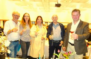 Kunst und Wein in der Symbiose Hechtsheimer Weinprobiertage waren ein Erfolg