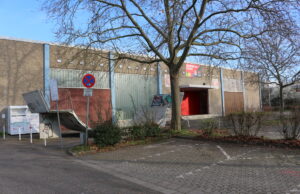 Großsporthalle benötigt Parkplätze Die Parkflächen an der Oberen Kreuzstraße sollen dafür eingezogen werden