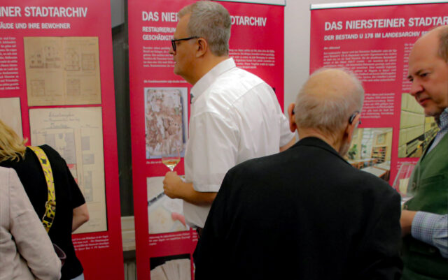 Nierstein. Stadtarchivausstellung