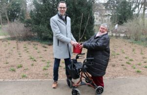 Klappernuss-Sträucher als Spende für den Verna-Park