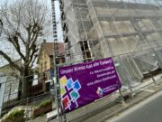 „Unser Kreuz hat viele Farben“ EVANGELISCHES DEKANAT >>>Sichtbare Zeichen für Vielfalt und Demokratie