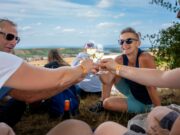 Wein, Wandern, Musik und Kulinarik erneut im Fokus Großevent >>>Nierstein und Oppenheim laden zum WeinGroove 2024 ein