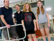 Girlsday im Budenheimer Hallenbad Zwei Mädchen erkunden die Vielfalt der Bäderberufe