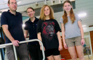 Girlsday im Budenheimer Hallenbad Zwei Mädchen erkunden die Vielfalt der Bäderberufe