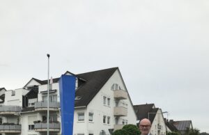 Stele „Nereus“ findet neuen Platz im Kreisel der Frankfurter Straße