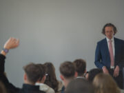Erstwähler-Forum mit EU-Kandidaten Ingelheimer Schüler bereiten sich auf ihre erste Europawahl vor