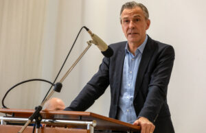 Ziviler Verfassungsschutz und wehrhafte Demokratie Verfassungsgerichtspräsident Prof. Lars Brocker zu Gast in Nieder-Olm