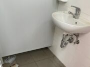 Verschmutzungen in der öffentlichen Toilette auf dem Alten Friedhof und Vandalismus an der Alten Malzfabrik