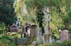 Hinweis zu pflegefreien Grabstätten: Keine individuelle Gestaltung möglich