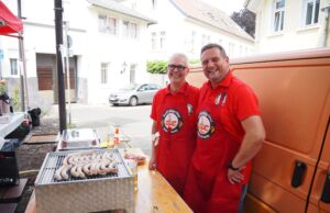 Zwiegespräche führen in der Nachbarschaft Draiser Dorfplatzfest des DCC war ein voller Erfolg