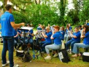 Vom Marsch bis zum Schlager – Musikfreunde Zornheim zu Gast im Pfarrgarten Konzert >>>Zornheimer Musikfreunde begeisterten in Marienborn