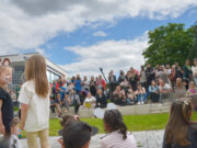 Kirchenwiese als Präsentationsfläche Mombacher Stadtteilmarkt stärkt das Gemeinschaftsgefühl