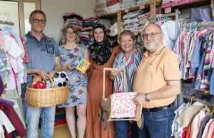 „Kinderherzchen“ freut sich über Stadtwerke-Spende Betriebsrat überbringt 1000 Euro / Bedarf an Kleidung ist so groß, dass dazu gekauft werden muss