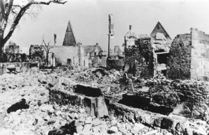 Stadtteilführung in Königstädten am 13. August 80 Jahre nach der Königstädter Bombennacht