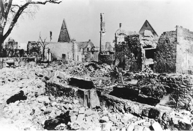 2024-07-29_80 Jahre Bombennacht_Kleine Gasse