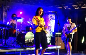 Nachwuchsbands brillieren auf der Livebühne Rockfestival >>>20. „Grill em all“ lockte zur Alten Ziegelei