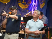 Musik und Wein-Versteigerungen beim Lions Club