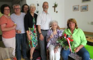 Rückblick auf ein bewegtes Jahrhundert Ehrentag >>>Eva Hartkopf feierte ihren 100. Geburtstag