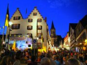Genuss und Musik vor historischer Kulisse Traditionelles Weinfest in Oppenheim