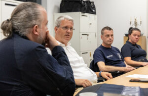 Sicherheit und Ordnung: Oberbürgermeister Burghardt im Austausch mit dem Team der Stadtpolizei