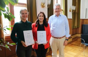 Nach dem Studium ins Beamtenverhältnis Nadine Hartmann und Justina Rogalski zu Inspektorinnen auf Probe benannt