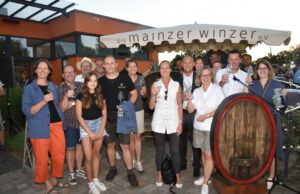 Kerb und Winzertage in Hechtsheim Geselligkeit >>>Die Hechtsheimer Winzer laden ein