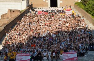Müde und glücklich in Rom Kirche >>>Ministranten-Wallfahrt zu Ende gegangen