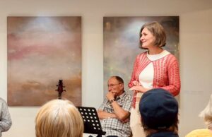 „Durch’s Raster“ – Kunstführung mit Sylvia Malcharzyk im Rathaus