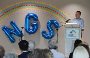 Neue Grundschule offiziell eingeweiht Raunheimer Kinder und das Kollegium feiern mit Gästen