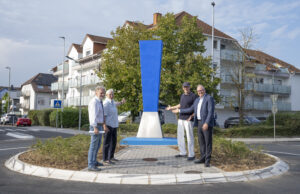Wiedergeburt der Stele Nereus Einweihung des neuen Kreisverkehrs an der Frankfurter Straße in Hochheim am Main