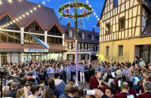 Bunt, fröhlich und bester Stimmung Die Bodenheimer Kerb ist eröffnet