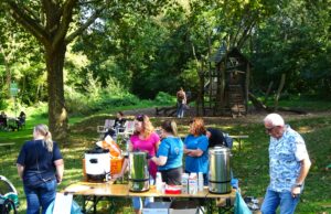 Die Seilbahn und die Farbschleuder waren der Hit Finther Kinderfest auf dem Spielplatz Wasserwerkswiese kam prima an