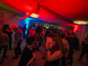 „Das ist immer ein Fest“ Kontakte >>>Disco im Quartier am Hartenberg