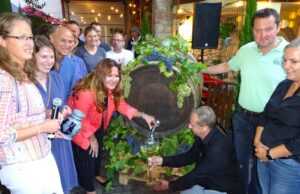 Die Hechtsheimer Winzertage sind eröffnet Vier Tage lang locken die Weingüter in ihre Höfe