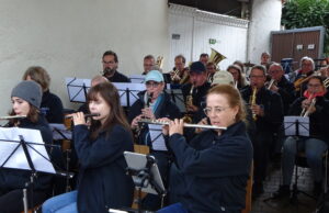 Zum Auftakt spielte der Musikverein Marienborner Kerb lockt drei Tage in den Ortskern