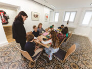 Ein Spiel aus Licht und Farbe Glasmalerei für kleine Künstler in der KinderKunstWerkstatt